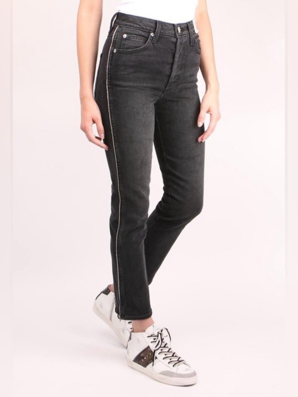 AMO Chloe Crop Jeans in Black/Natural
Women’s Size: 28